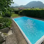 Vintage View With Outdoor Pool Gæstehus