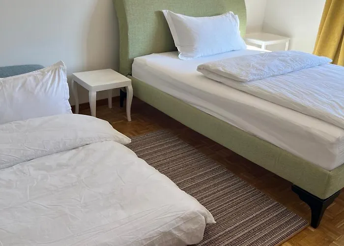 בית הארחה Vintage View With Outdoor Pool שפיץ