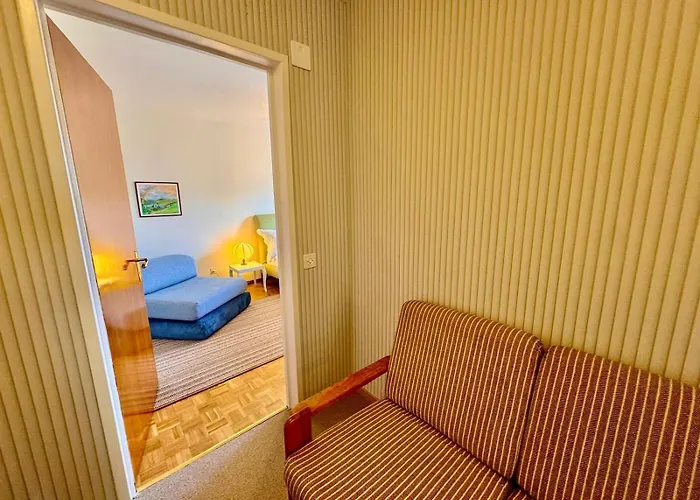 Vintage View With Outdoor Pool בית הארחה שפיץ