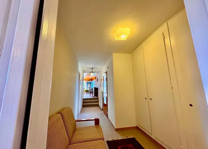 Vintage View With Outdoor Pool בית הארחה 3*