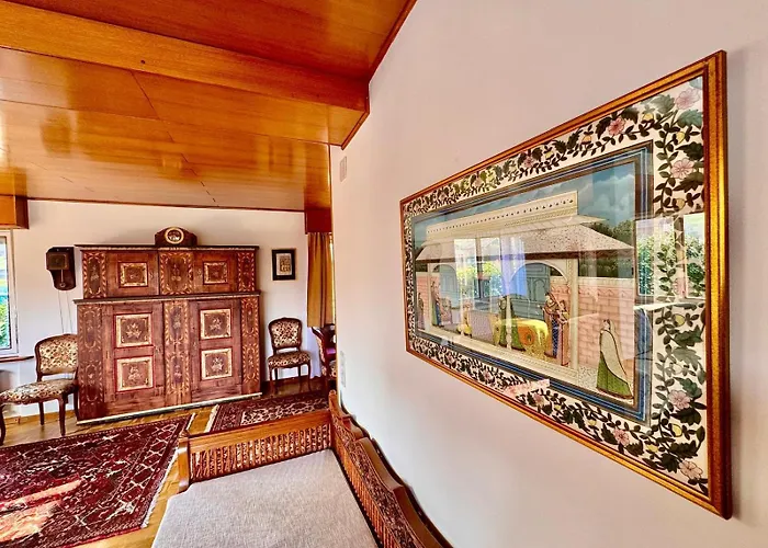 Vintage View With Outdoor Pool בית הארחה 3*