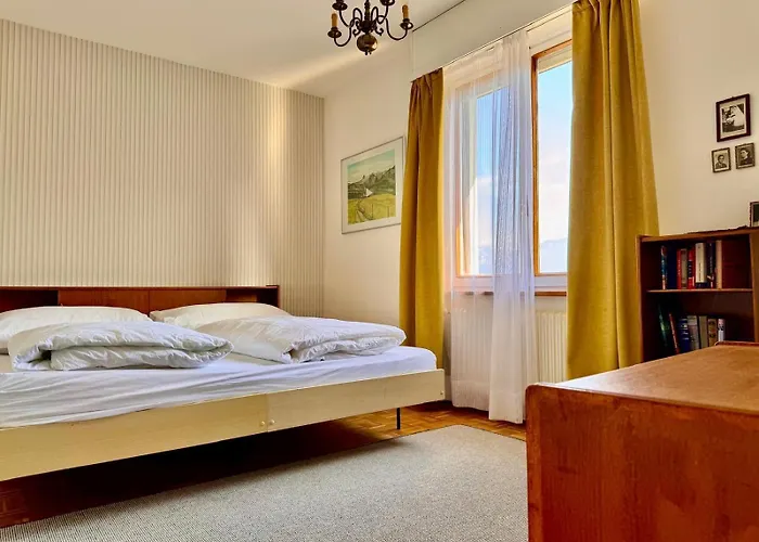 Vintage View With Outdoor Pool בית הארחה שפיץ