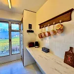 بيت ضيافة Vintage View With Outdoor Pool سبيز