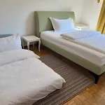 بيت ضيافة Vintage View With Outdoor Pool سبيز