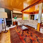 Vintage View With Outdoor Pool سبيز