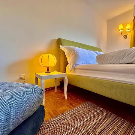 Vintage View With Outdoor Pool Pensjonat