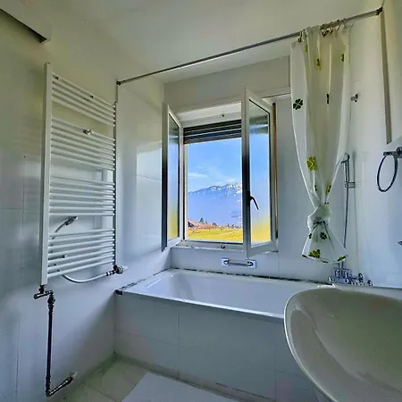 Vintage View With Outdoor Pool 3*